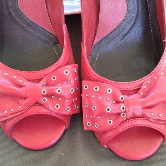 What's What by Aerosoles Red Heels - Picture 13 of 13
